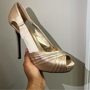 Unfortunately too big for my narrow feet